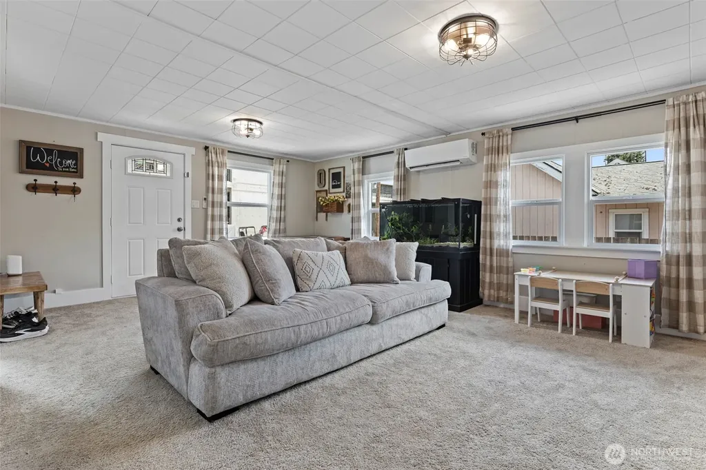 706 Harrison Street Sumner WA 98390