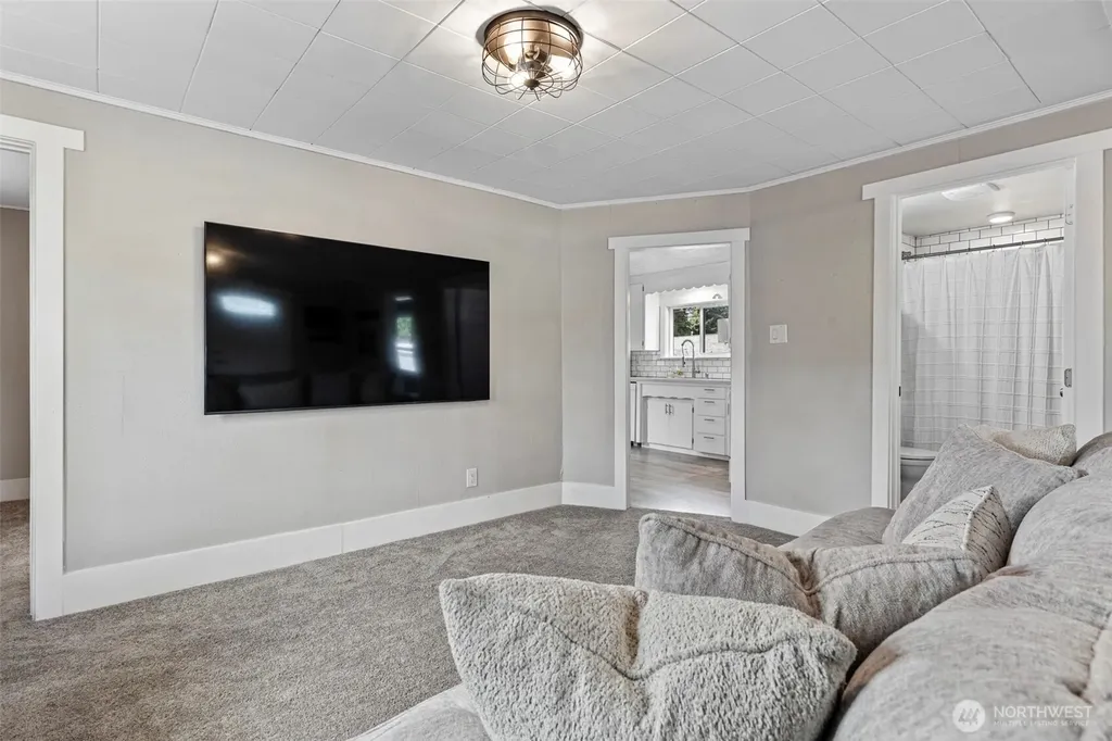 706 Harrison Street Sumner WA 98390