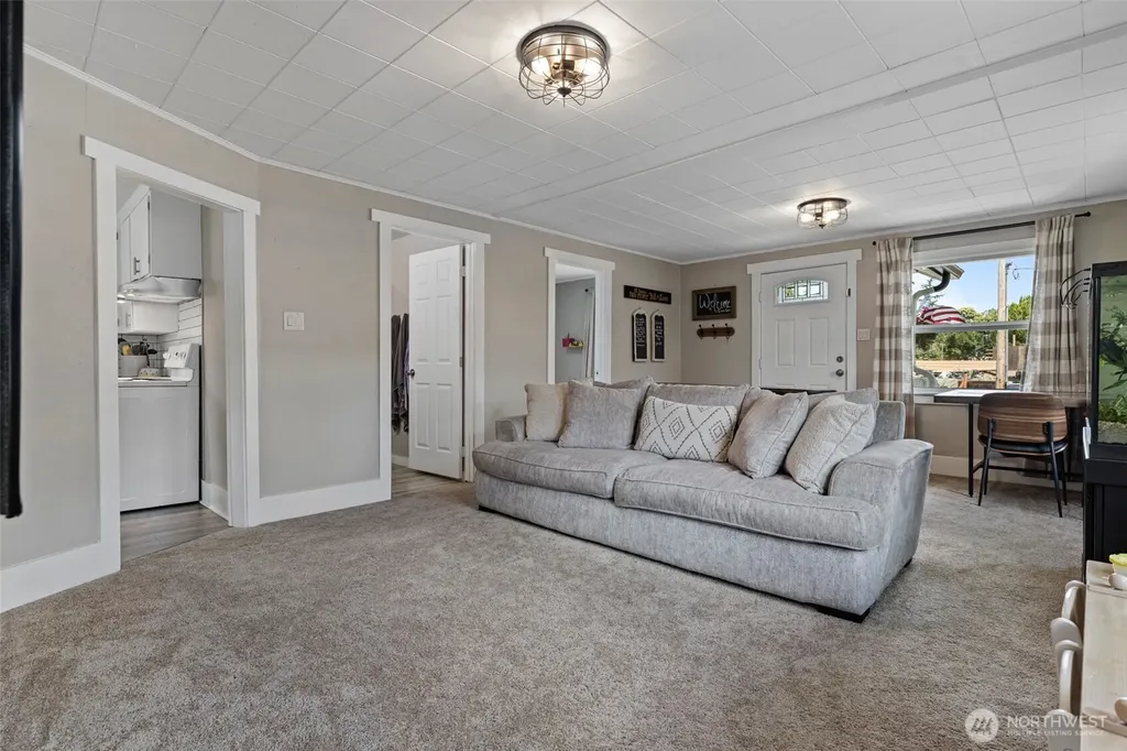 706 Harrison Street Sumner WA 98390