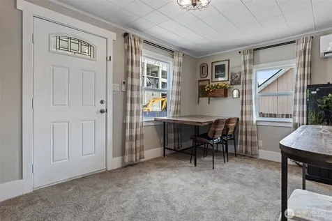 706 Harrison Street Sumner WA 98390
