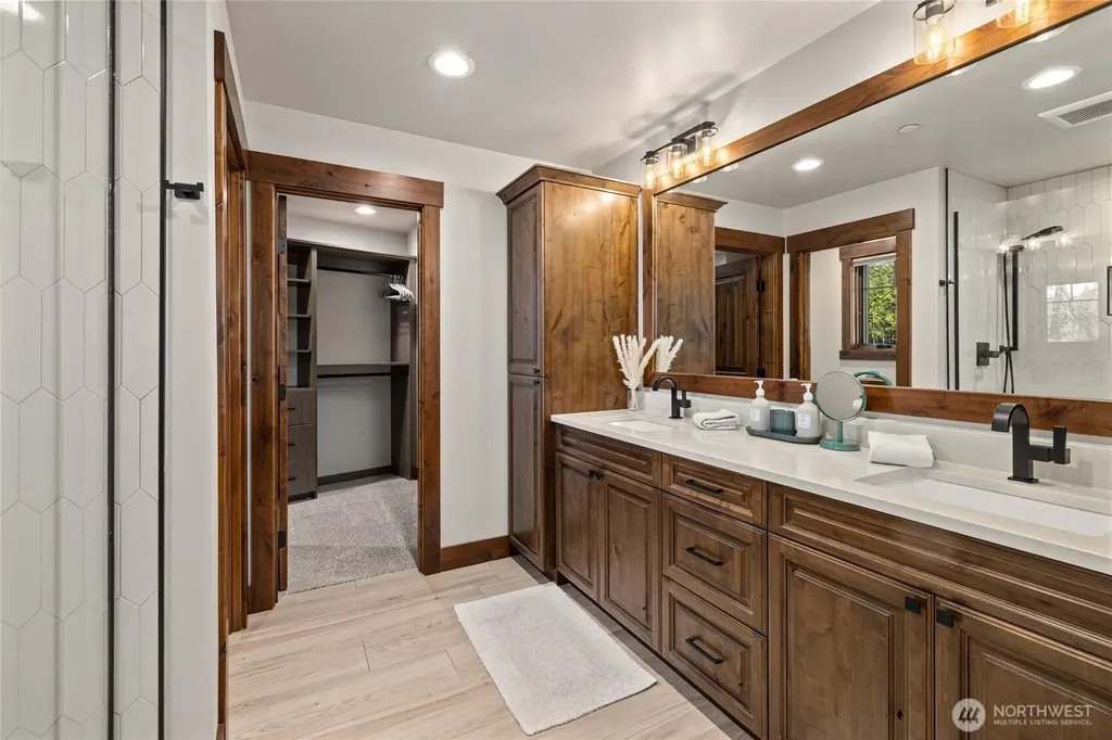 1230 Kokanee Loop Cle Elum WA 98922