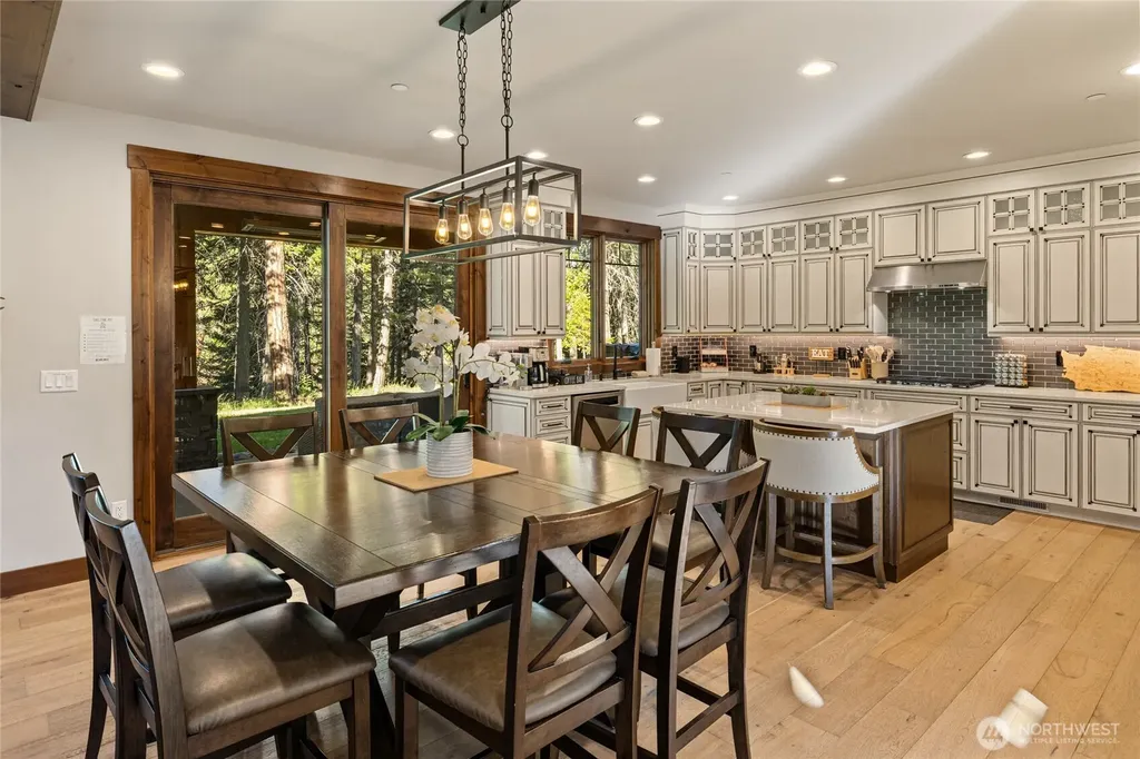 1230 Kokanee Loop Cle Elum WA 98922