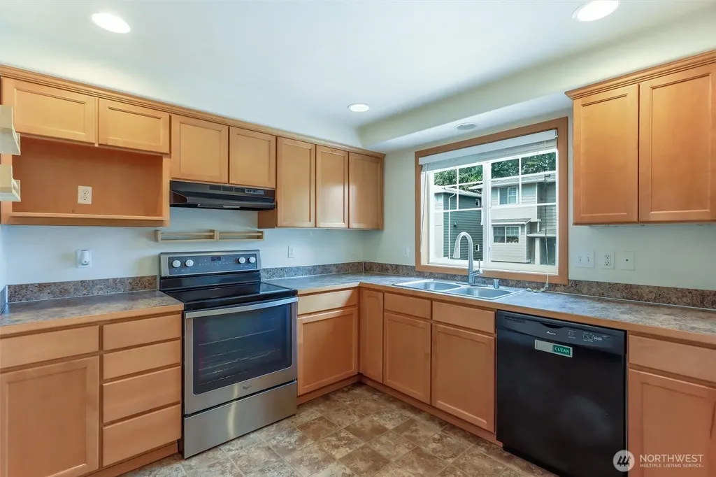 632 95th Court SE Everett WA 98208