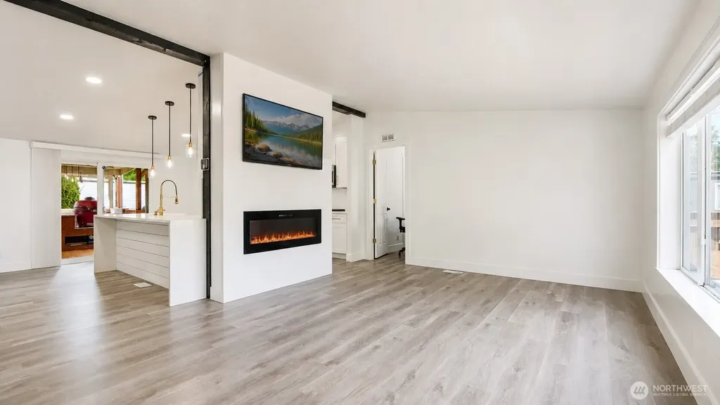 322 Chicago Boulevard S Pacific WA 98047