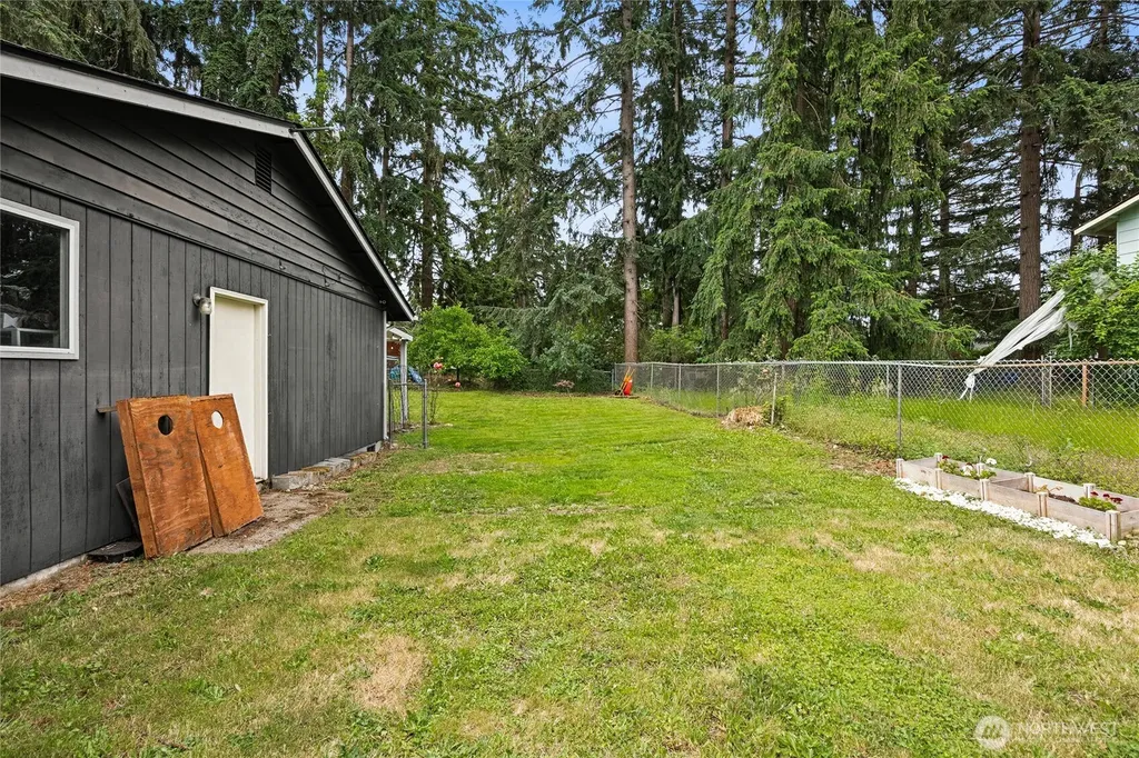 8915 Quinault Drive NE Olympia WA 98516