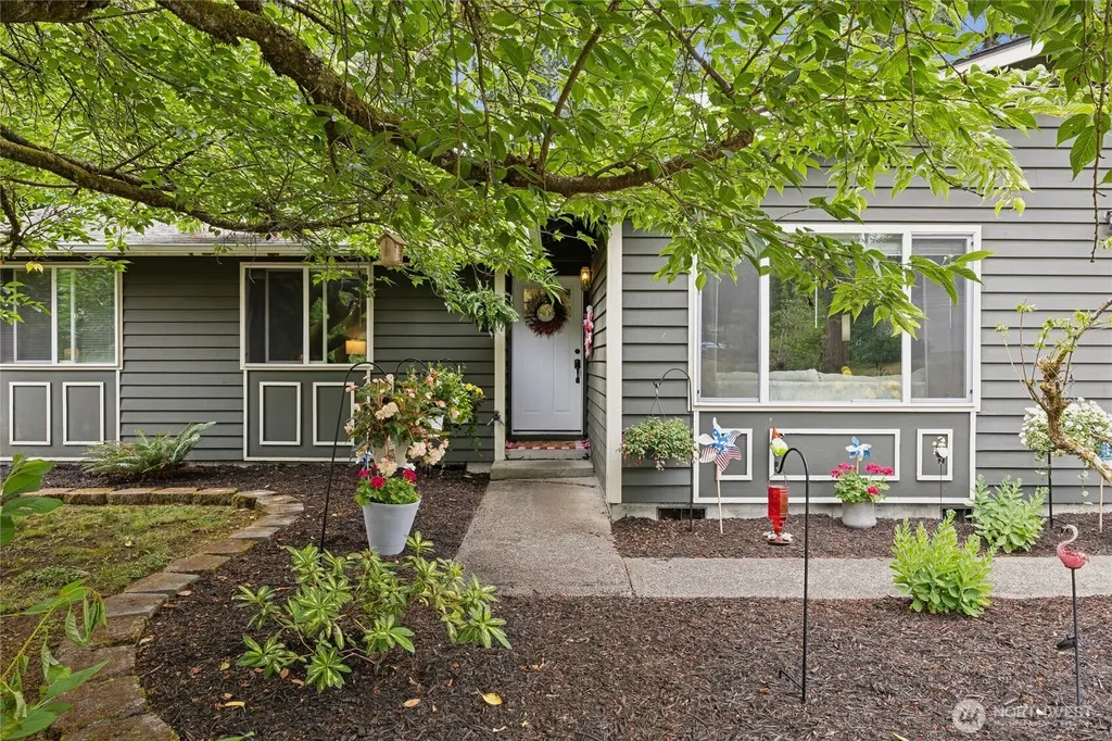 8915 Quinault Drive NE Olympia WA 98516