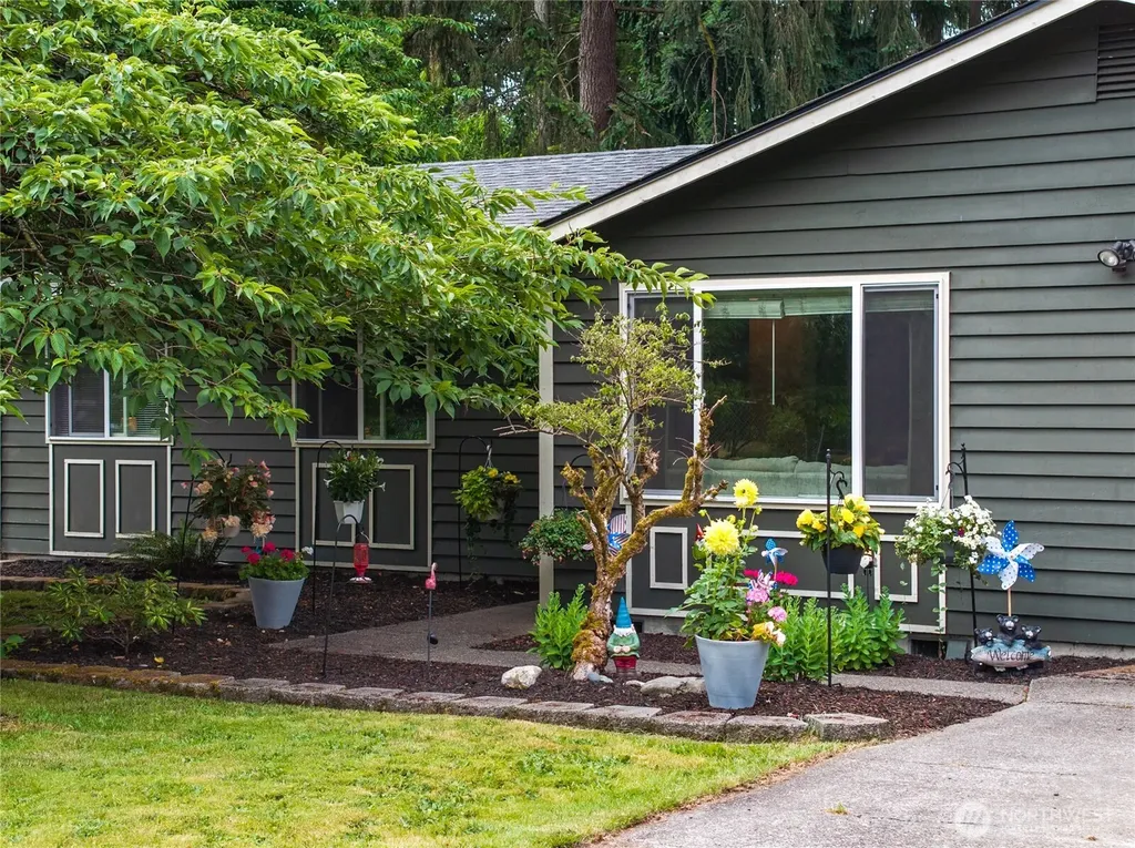 8915 Quinault Drive NE Olympia WA 98516