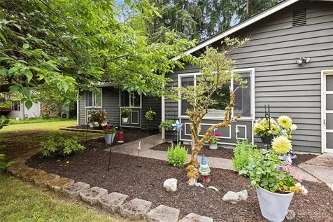 8915 Quinault Drive NE Olympia WA 98516