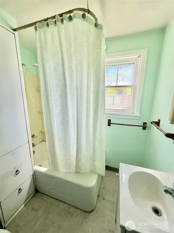 224 Bartlett Avenue E Omak WA 98841