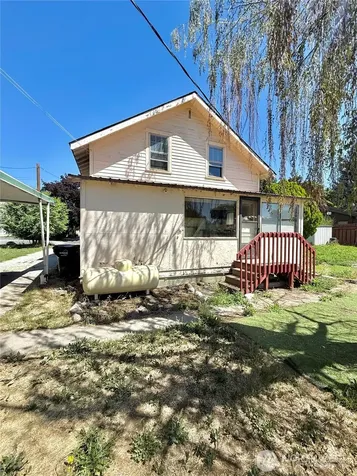 224 Bartlett Avenue E Omak WA 98841