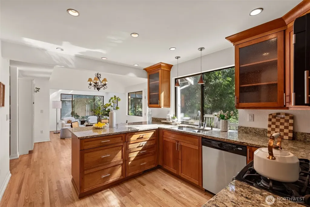 13257 SE 54th Place Bellevue WA 98006