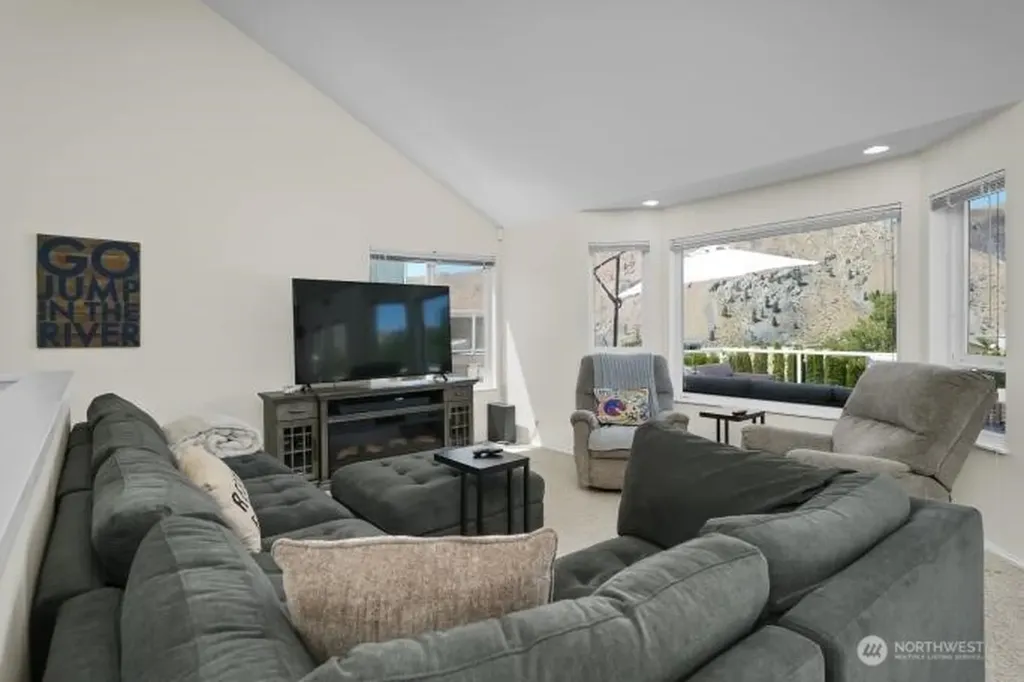 180 E Marine View Place Orondo WA 98843
