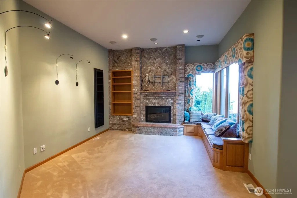 15831 SE 45th Street Bellevue WA 98006