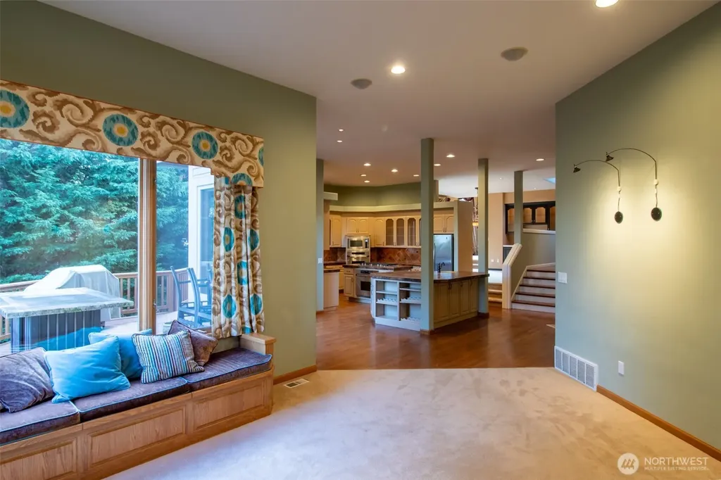 15831 SE 45th Street Bellevue WA 98006