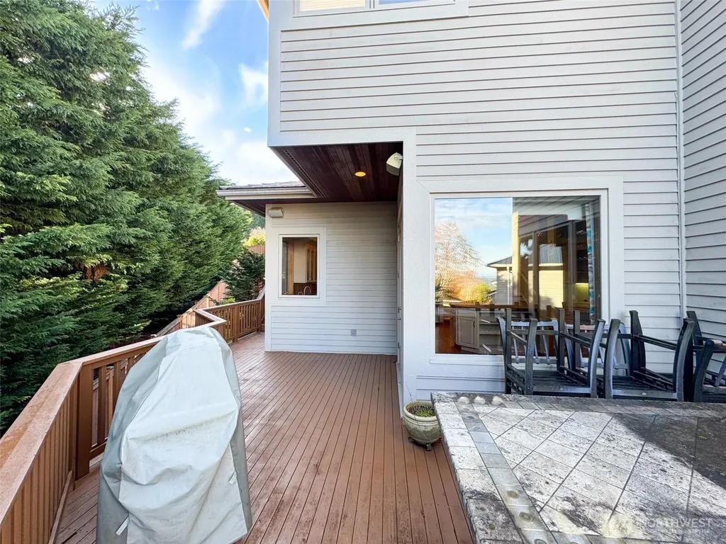 15831 SE 45th Street Bellevue WA 98006