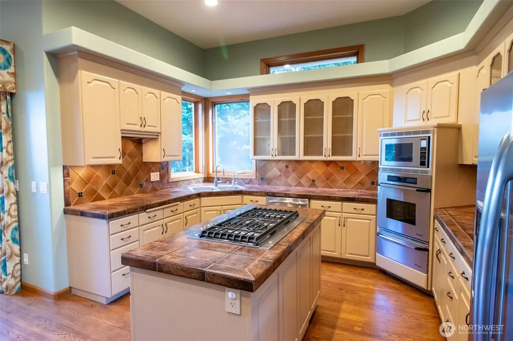15831 SE 45th Street Bellevue WA 98006