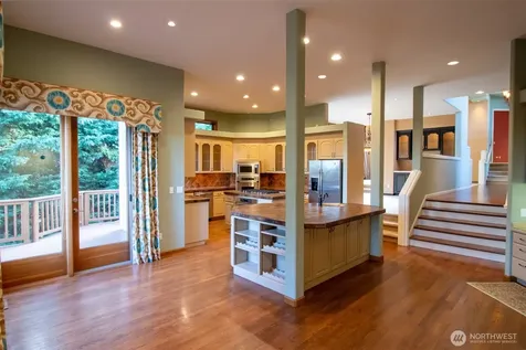 15831 SE 45th Street Bellevue WA 98006