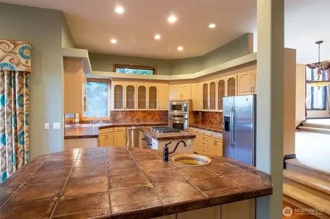 15831 SE 45th Street Bellevue WA 98006