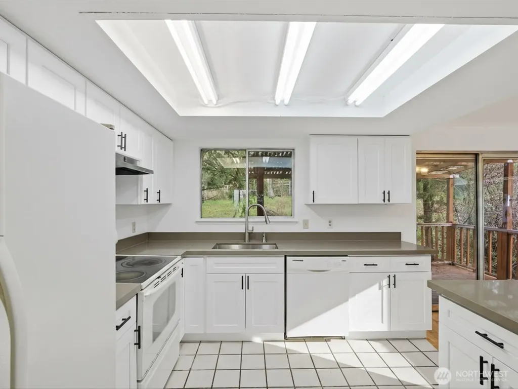 4848 S 170th Street Seatac WA 98188