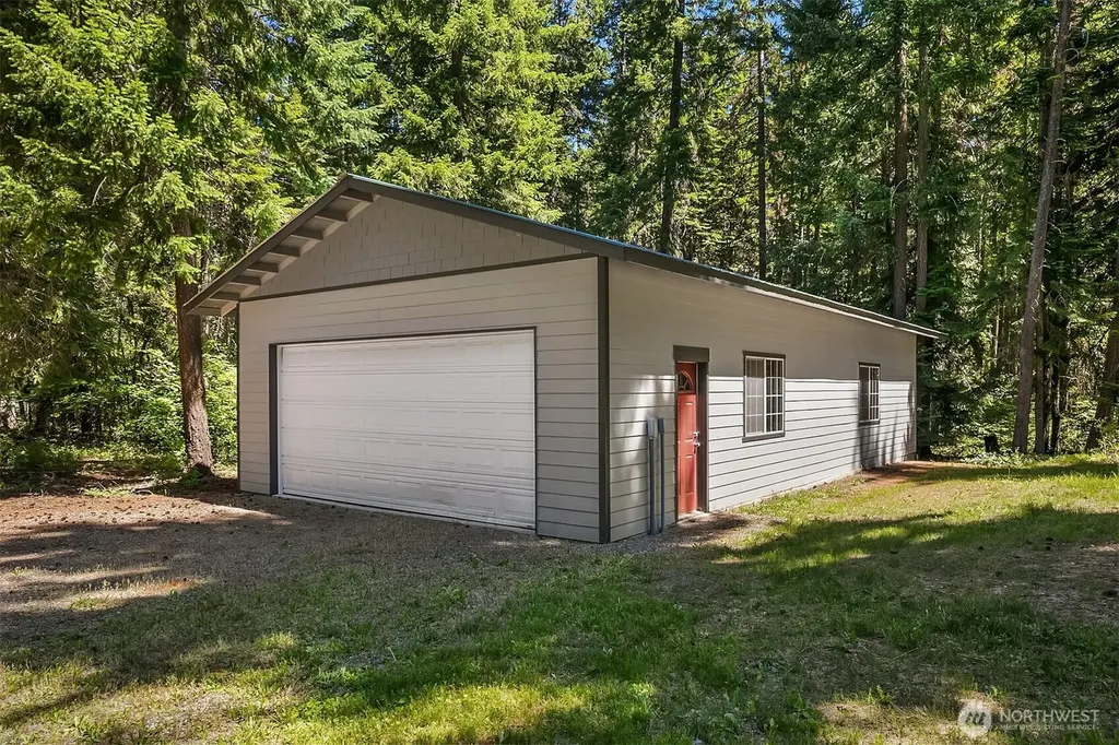 1970 Timber Mountain Loop Cle Elum WA 98922