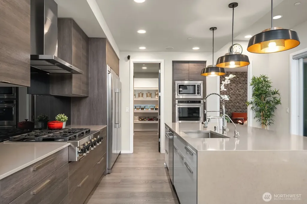 22222 SE 39th Place Sammamish WA 98075