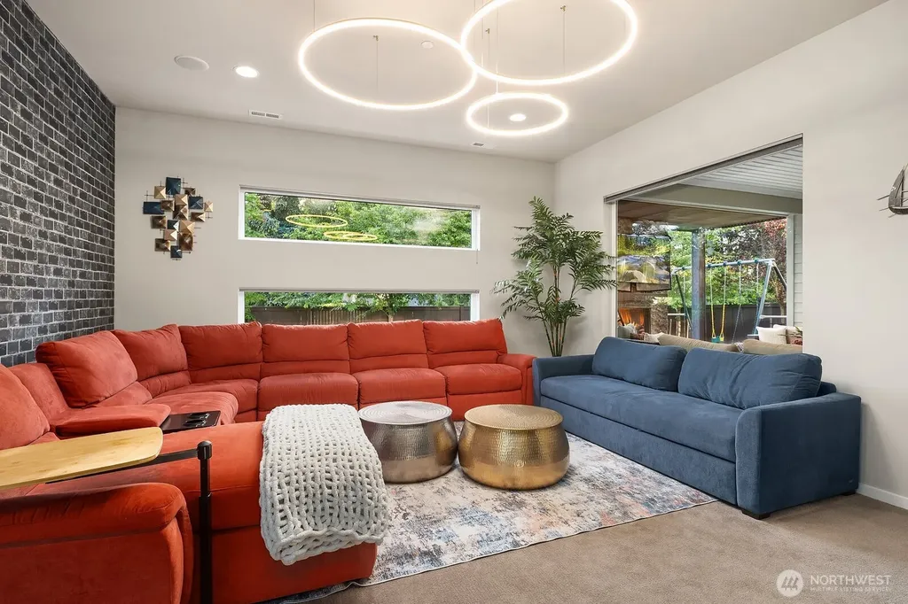 22222 SE 39th Place Sammamish WA 98075