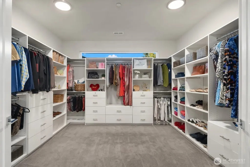 22222 SE 39th Place Sammamish WA 98075