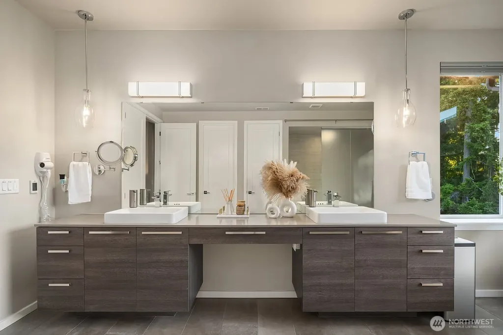 22222 SE 39th Place Sammamish WA 98075