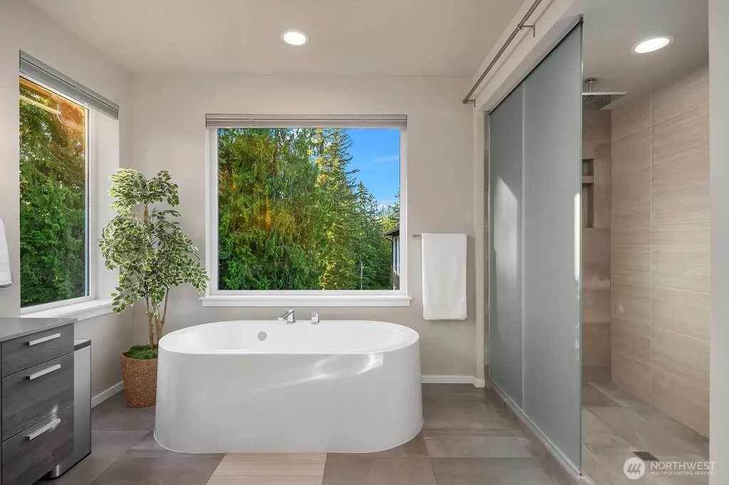 22222 SE 39th Place Sammamish WA 98075