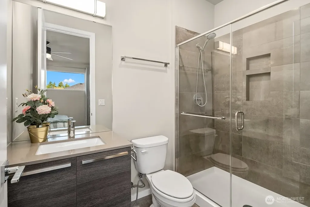 22222 SE 39th Place Sammamish WA 98075