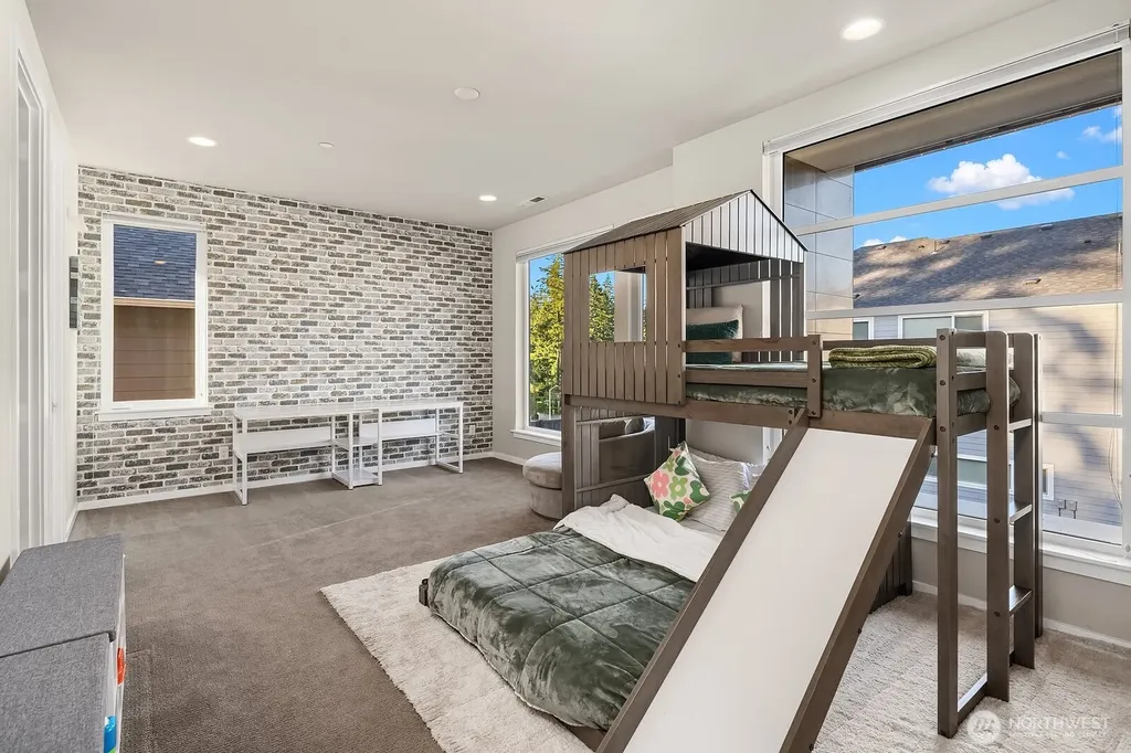 22222 SE 39th Place Sammamish WA 98075