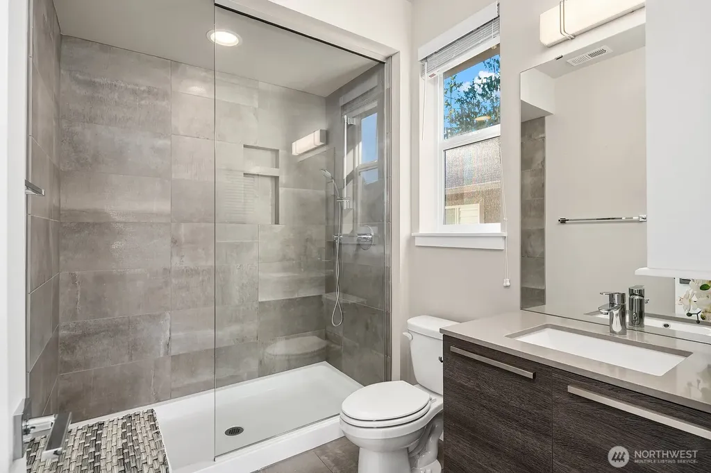 22222 SE 39th Place Sammamish WA 98075