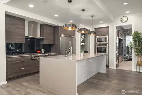 22222 SE 39th Place Sammamish WA 98075