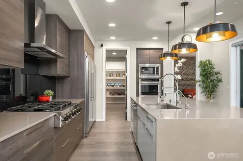 22222 SE 39th Place Sammamish WA 98075