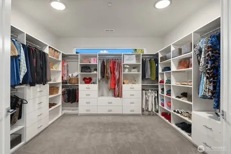 22222 SE 39th Place Sammamish WA 98075
