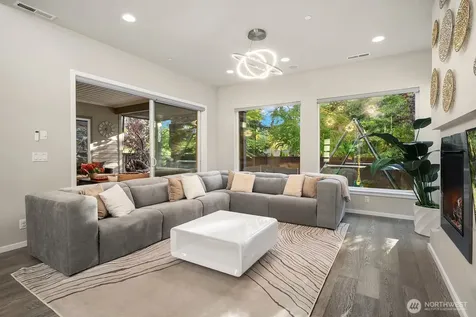 22222 SE 39th Place Sammamish WA 98075