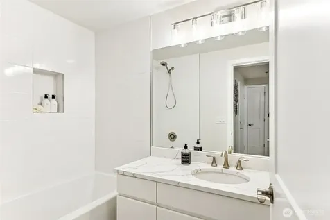 1613 California Avenue SW Seattle WA 98116