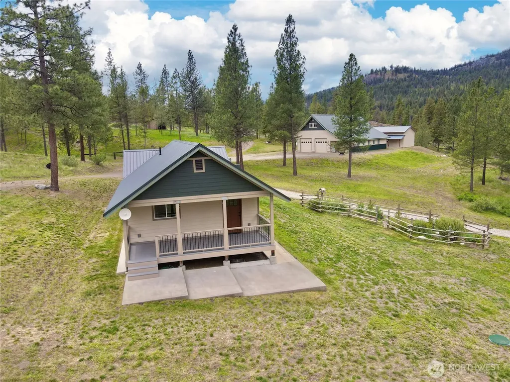 1942 Lyman Lake-moses Meadows Road Tonasket WA 98855