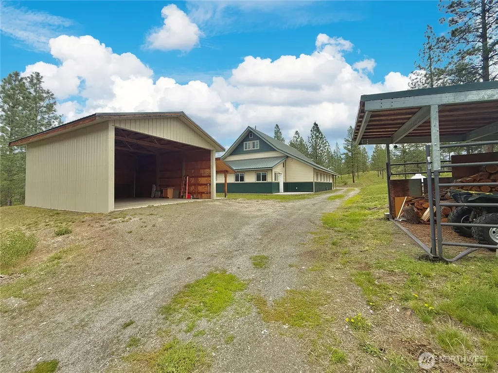1942 Lyman Lake-moses Meadows Road Tonasket WA 98855