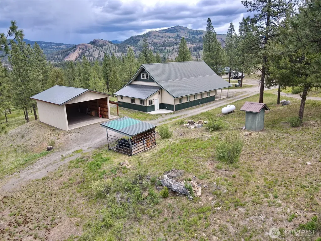 1942 Lyman Lake-moses Meadows Road Tonasket WA 98855