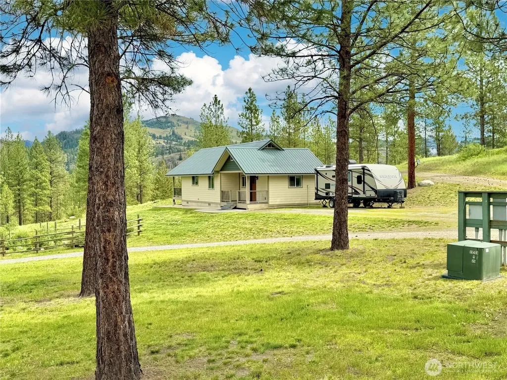 1942 Lyman Lake-moses Meadows Road Tonasket WA 98855