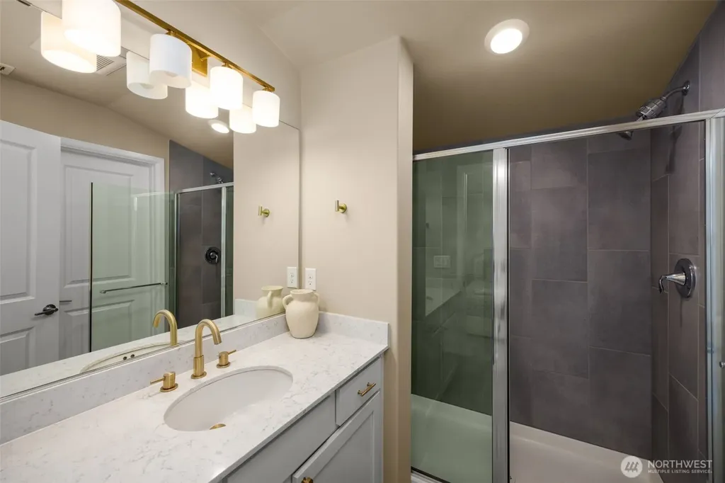 3204 SW Holly Street Seattle WA 98126