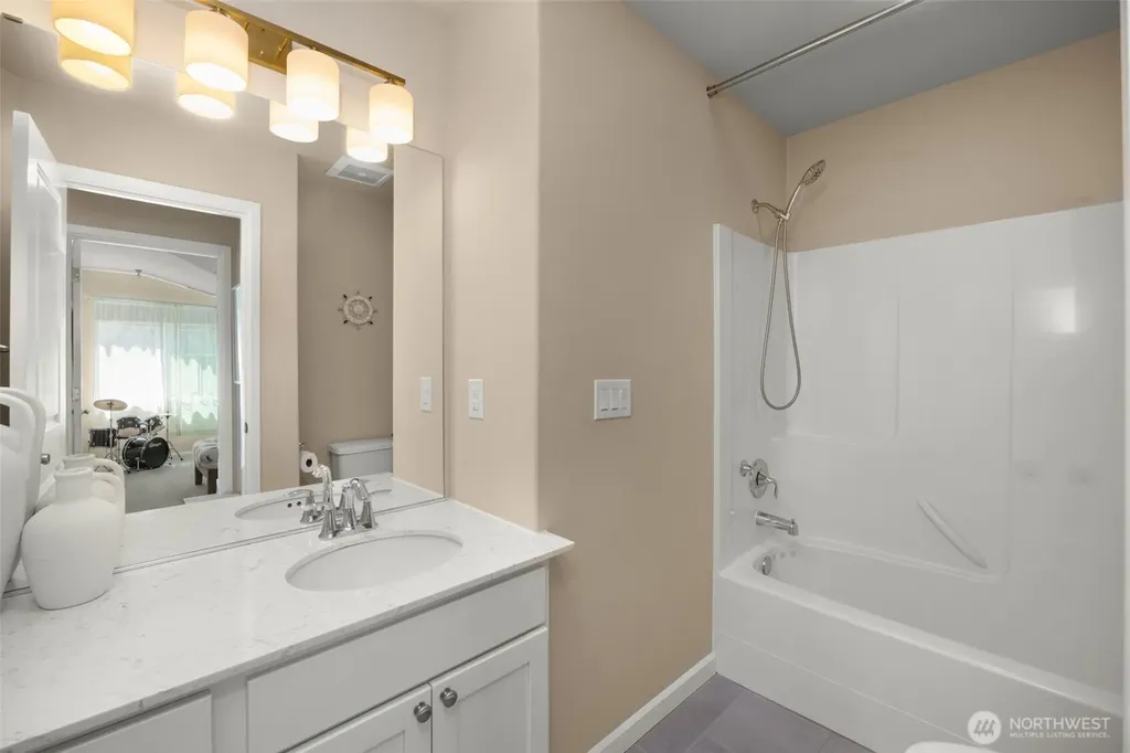3204 SW Holly Street Seattle WA 98126