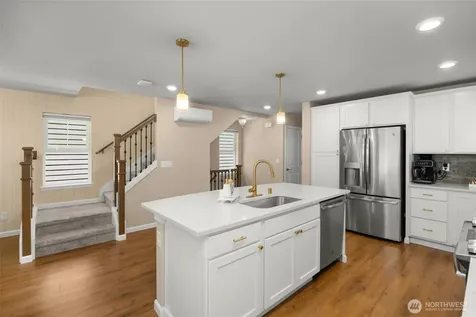 3204 SW Holly Street Seattle WA 98126