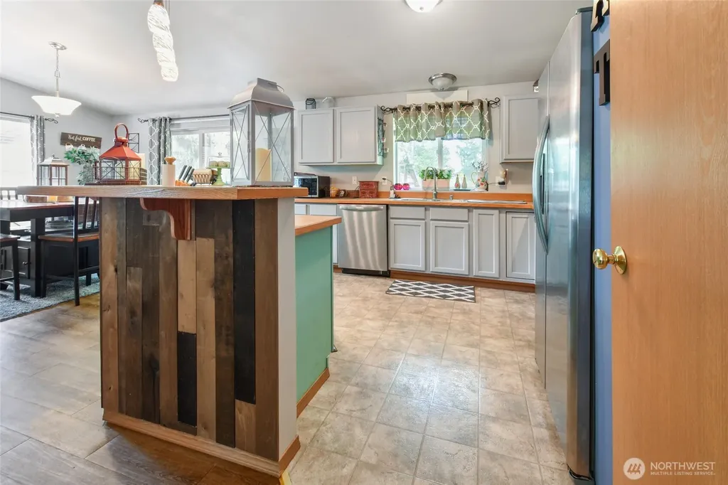 140 SE Foxglove Avenue Shelton WA 98584