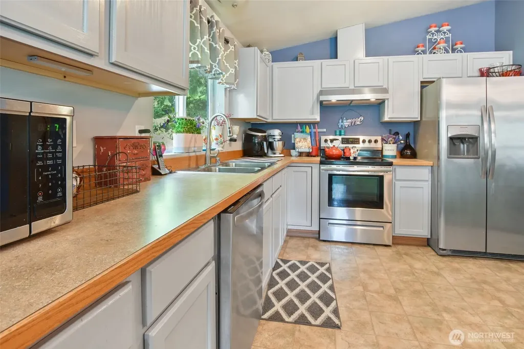 140 SE Foxglove Avenue Shelton WA 98584