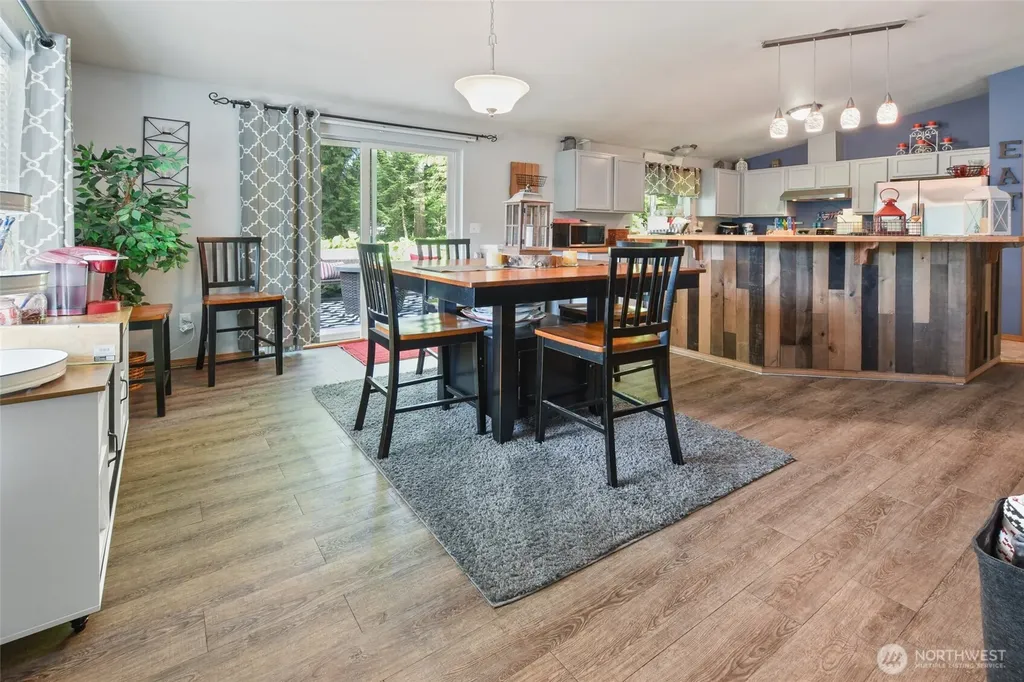 140 SE Foxglove Avenue Shelton WA 98584
