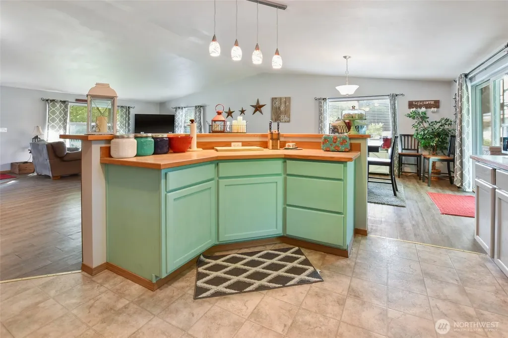 140 SE Foxglove Avenue Shelton WA 98584