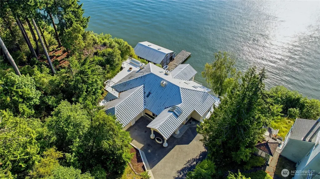 427 38th Avenue NE Olympia WA 98506