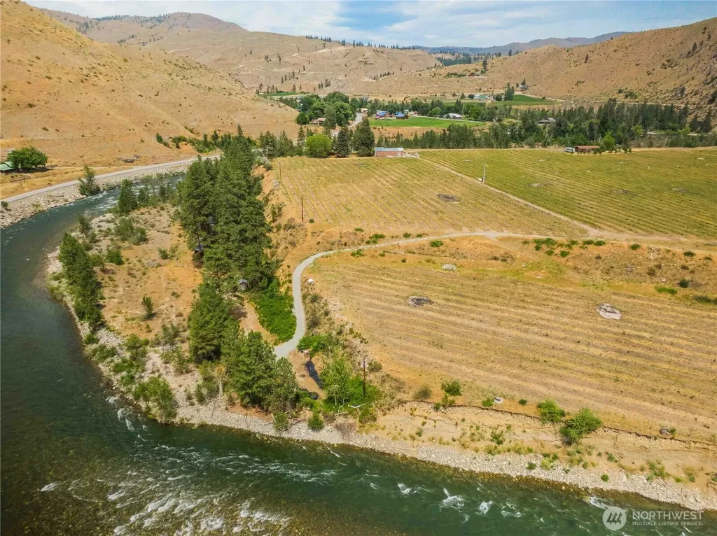 251 Burma Road Methow WA 98834